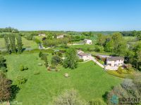 - Autre - 390m²