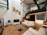 T6 et plus 202m²